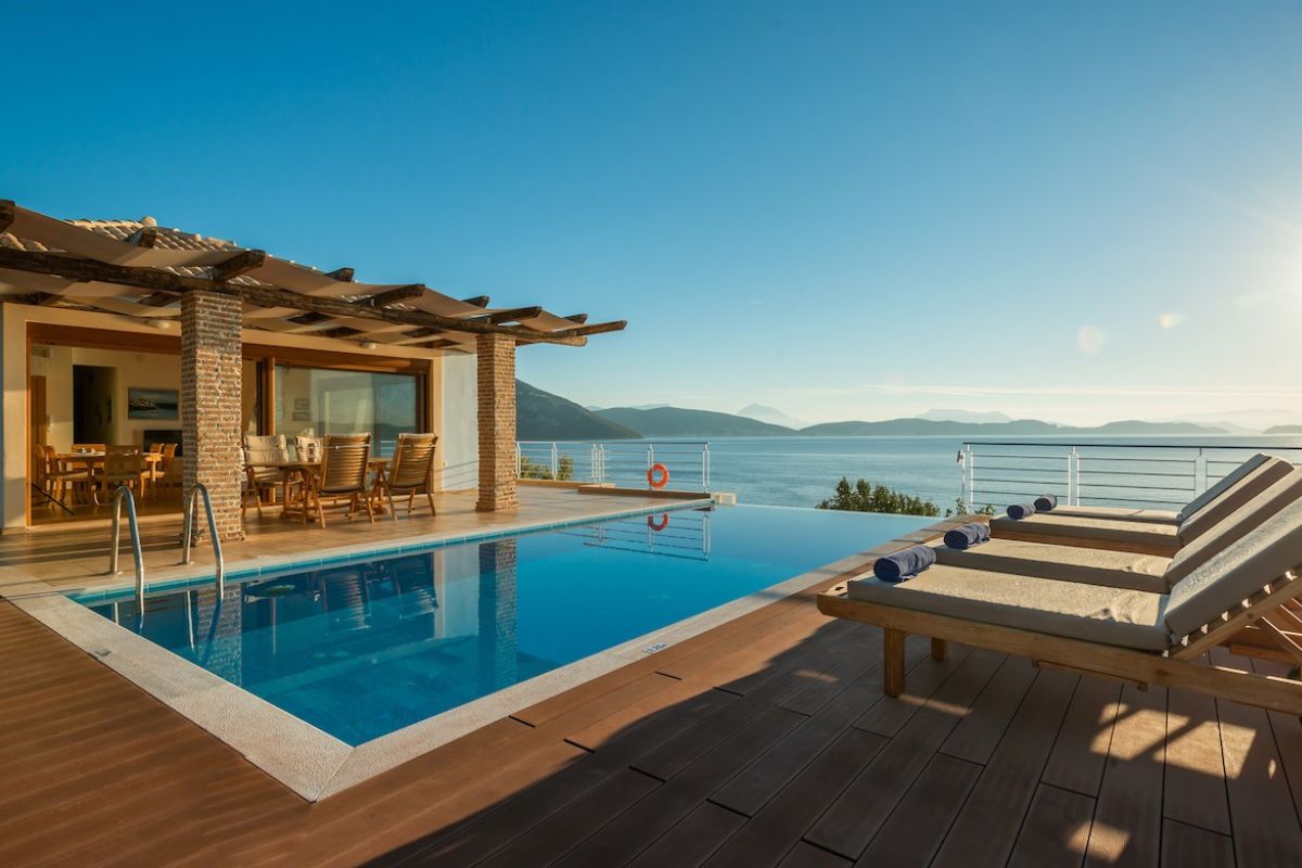 seafront villas in Lefkada